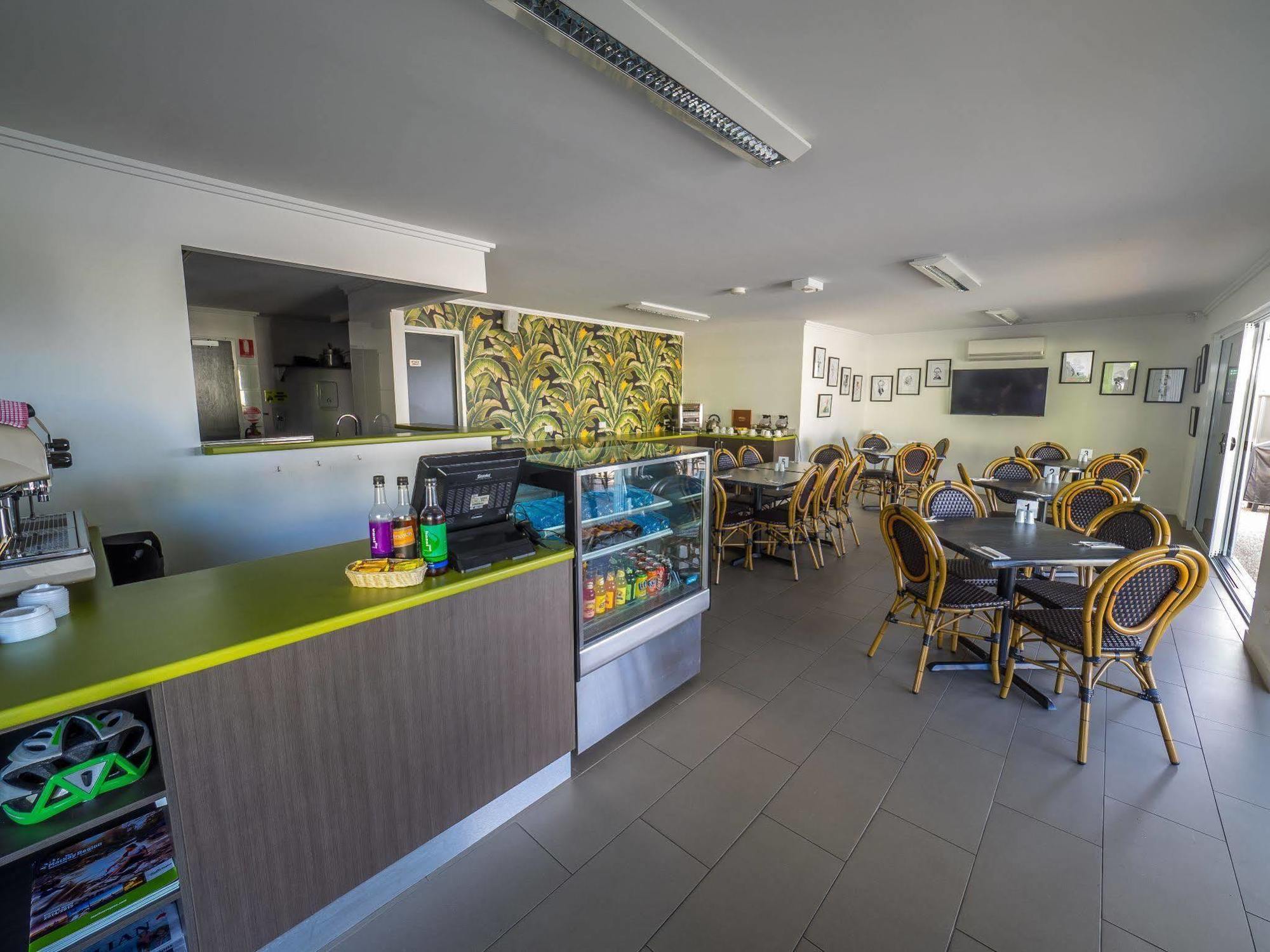 Mackay Oceanside Central Hotel Official ภายนอก รูปภาพ